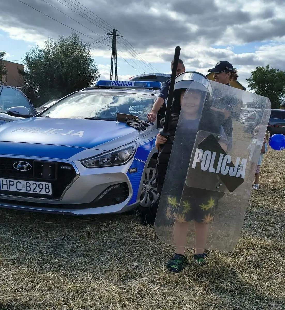 Festyn w Ośnie Drugim z udziałem służb mundurowych